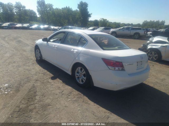 Photo 2 VIN: 1HGCP2F41AA060512 - HONDA ACCORD SDN 