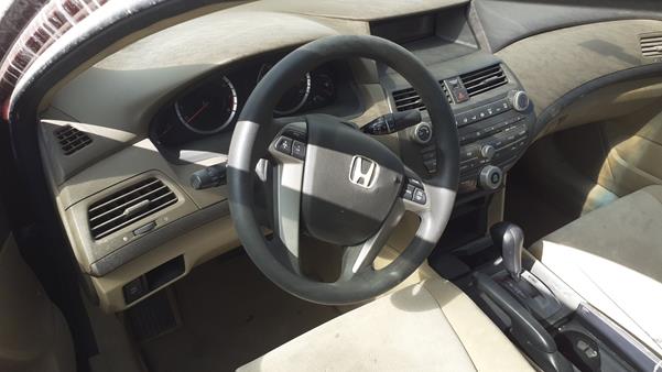 Photo 9 VIN: 1HGCP2F41AA084759 - HONDA ACCORD 