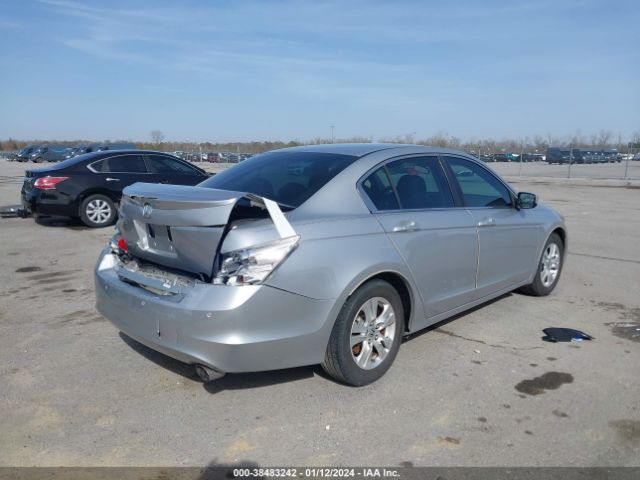 Photo 3 VIN: 1HGCP2F41AA107828 - HONDA ACCORD 