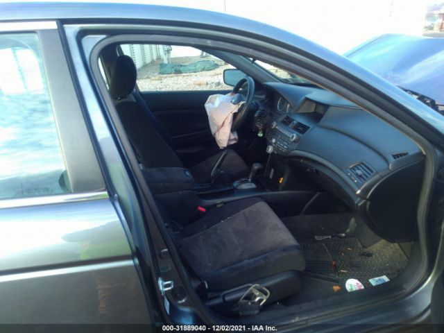 Photo 4 VIN: 1HGCP2F41AA141090 - HONDA ACCORD SDN 