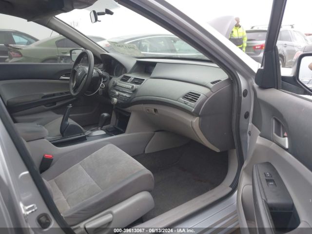 Photo 4 VIN: 1HGCP2F41AA186191 - HONDA ACCORD 