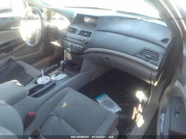 Photo 4 VIN: 1HGCP2F41BA020951 - HONDA ACCORD SDN 