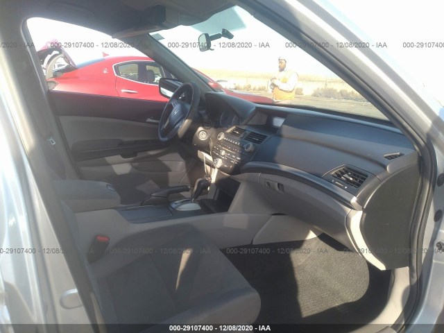 Photo 4 VIN: 1HGCP2F41BA058941 - HONDA ACCORD SDN 