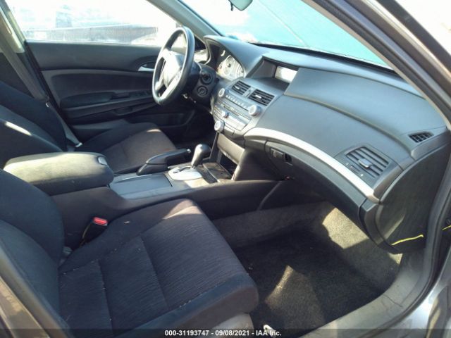 Photo 4 VIN: 1HGCP2F41CA014195 - HONDA ACCORD SDN 