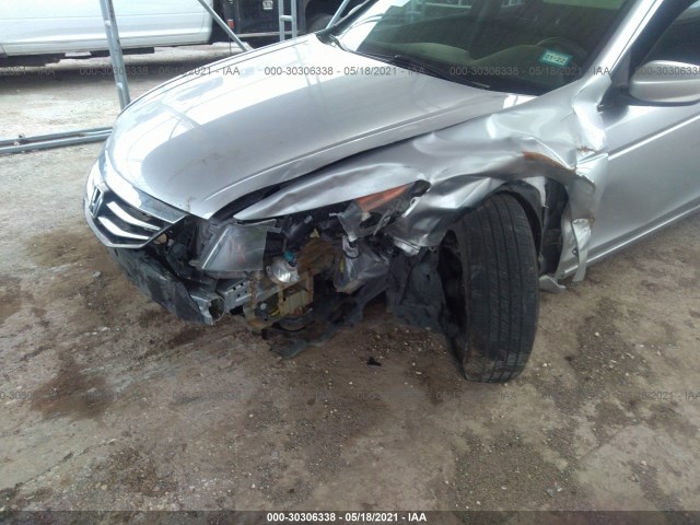 Photo 5 VIN: 1HGCP2F41CA138161 - HONDA ACCORD SDN 