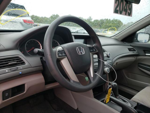 Photo 8 VIN: 1HGCP2F42AA074225 - HONDA ACCORD LXP 