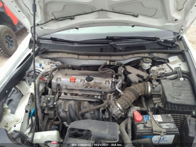 Photo 9 VIN: 1HGCP2F42AA101374 - HONDA ACCORD SDN 