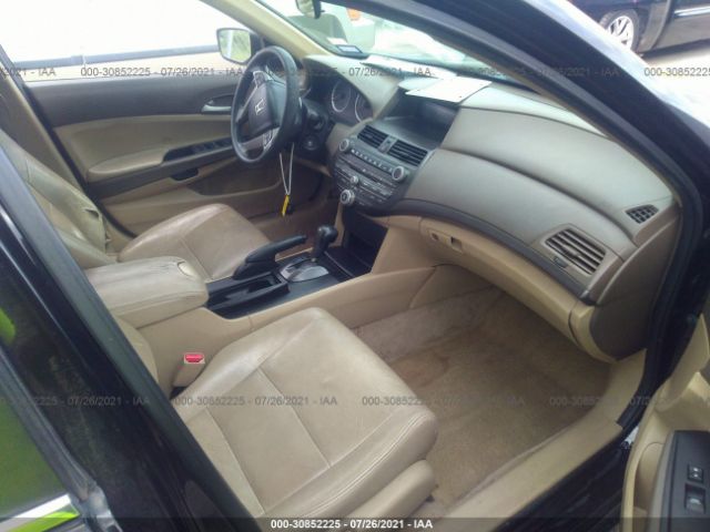 Photo 4 VIN: 1HGCP2F42AA108714 - HONDA ACCORD SDN 