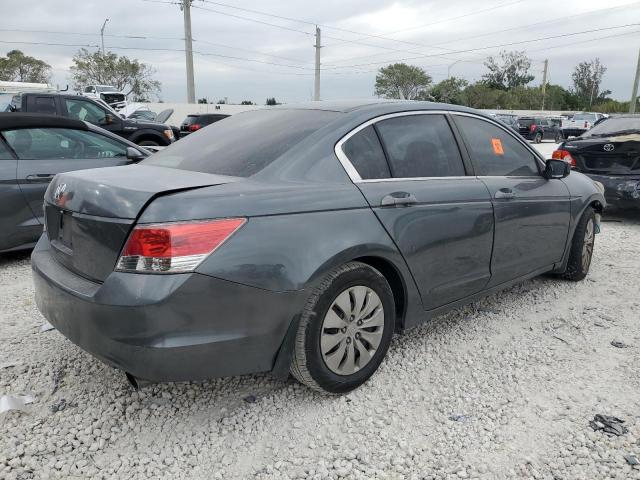 Photo 2 VIN: 1HGCP2F42AA186815 - HONDA ACCORD LXP 