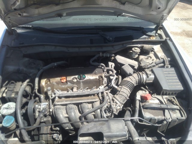 Photo 9 VIN: 1HGCP2F42AA188158 - HONDA ACCORD SDN 