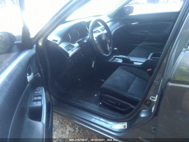 Photo 4 VIN: 1HGCP2F42BA132898 - HONDA ACCORD SDN 