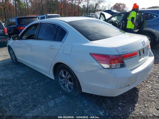 Photo 2 VIN: 1HGCP2F42CA098625 - HONDA ACCORD 