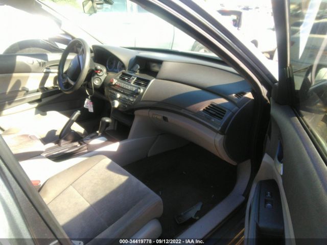 Photo 4 VIN: 1HGCP2F43AA016611 - HONDA ACCORD SDN 