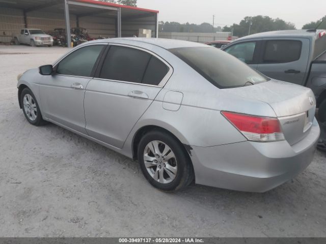 Photo 2 VIN: 1HGCP2F43AA030640 - HONDA ACCORD SDN 