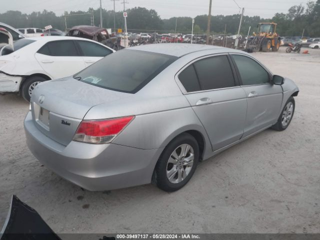 Photo 3 VIN: 1HGCP2F43AA030640 - HONDA ACCORD SDN 