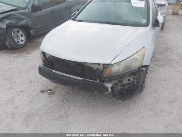 Photo 5 VIN: 1HGCP2F43AA030640 - HONDA ACCORD SDN 