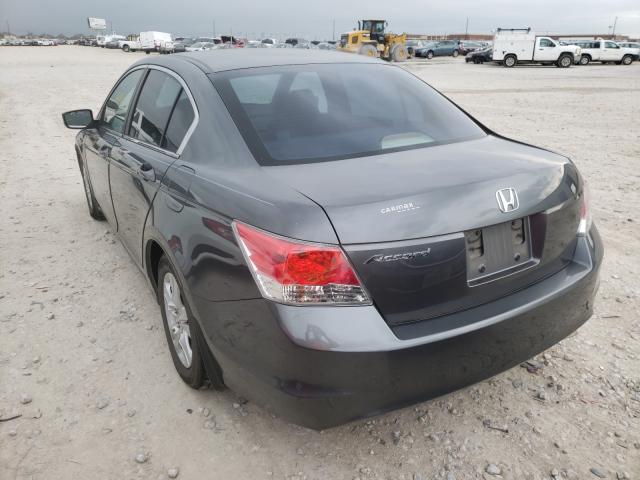 Photo 2 VIN: 1HGCP2F43AA062889 - HONDA ACCORD LXP 