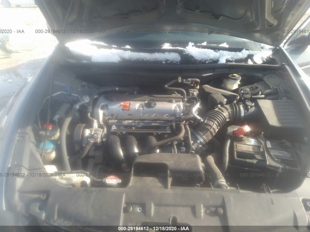 Photo 9 VIN: 1HGCP2F43AA118247 - HONDA ACCORD SDN 