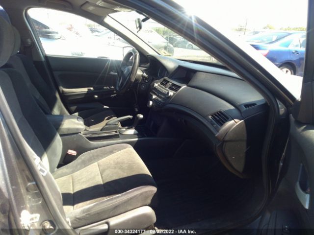 Photo 4 VIN: 1HGCP2F43AA126154 - HONDA ACCORD SDN 