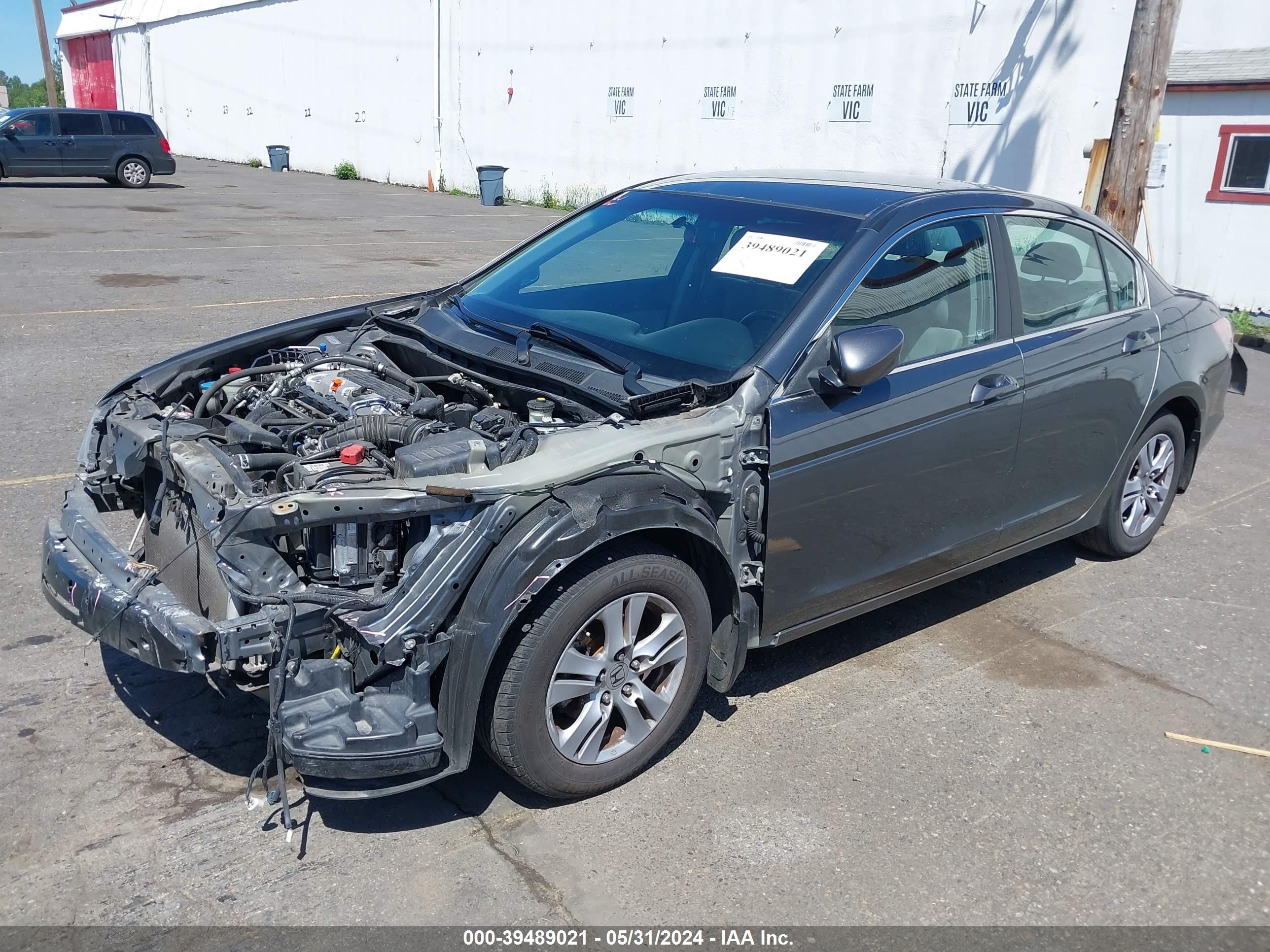 Photo 1 VIN: 1HGCP2F43BA012057 - HONDA ACCORD 