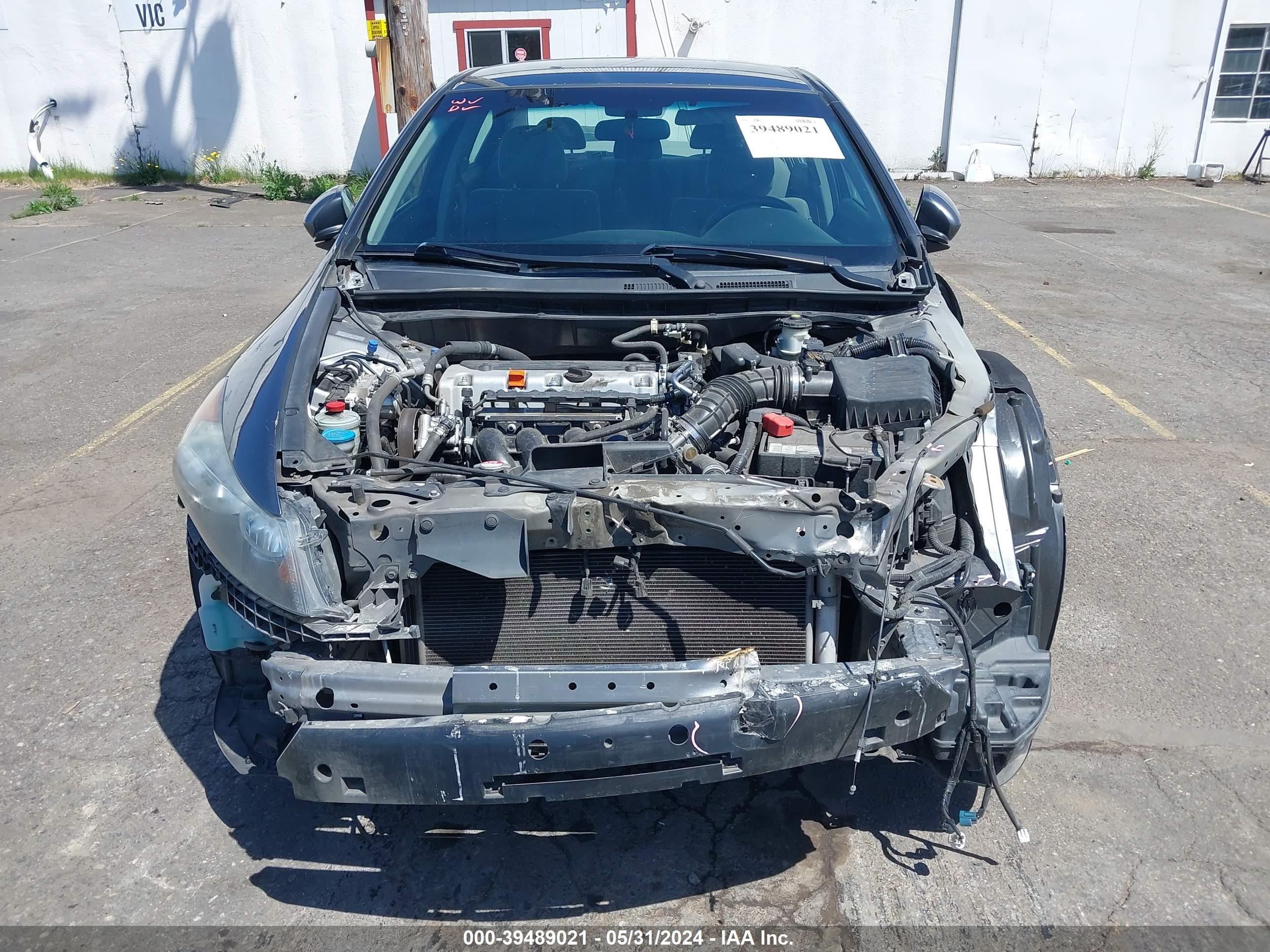 Photo 12 VIN: 1HGCP2F43BA012057 - HONDA ACCORD 