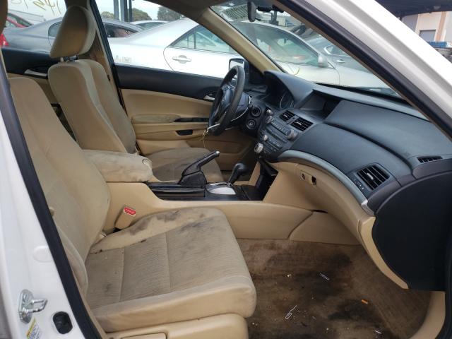 Photo 4 VIN: 1HGCP2F43BA051957 - HONDA ACCORD LXP 