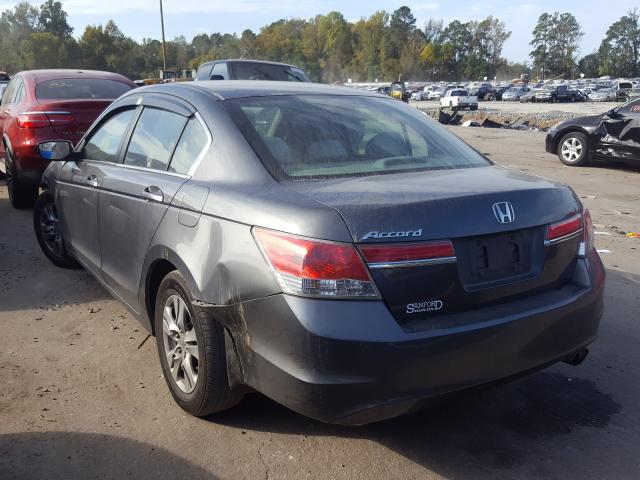 Photo 2 VIN: 1HGCP2F43BA068404 - HONDA ACCORD LXP 