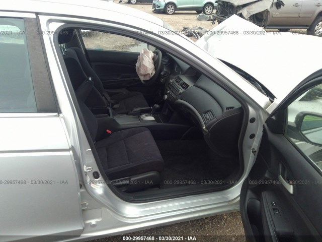 Photo 4 VIN: 1HGCP2F43CA014165 - HONDA ACCORD SDN 