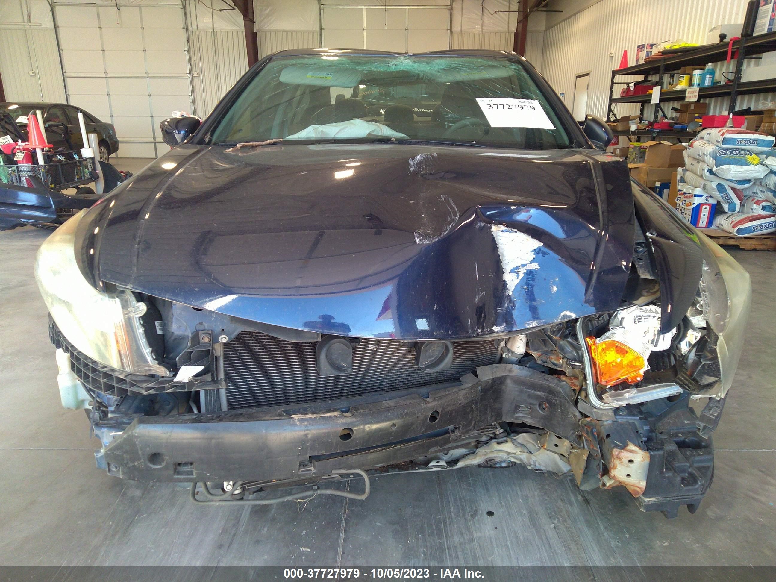 Photo 11 VIN: 1HGCP2F43CA055394 - HONDA ACCORD 