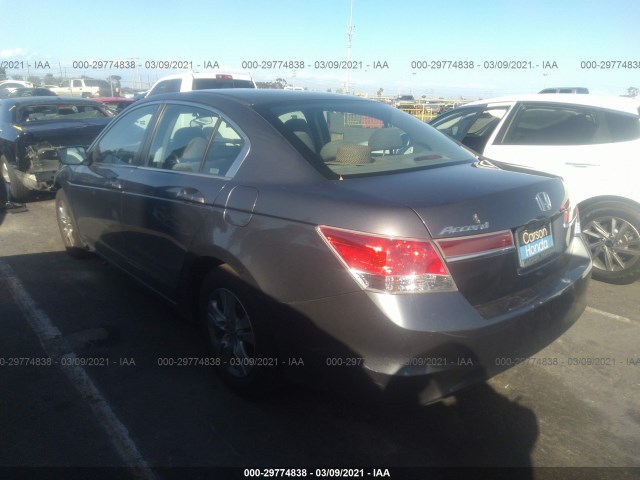 Photo 2 VIN: 1HGCP2F43CA111821 - HONDA ACCORD SDN 