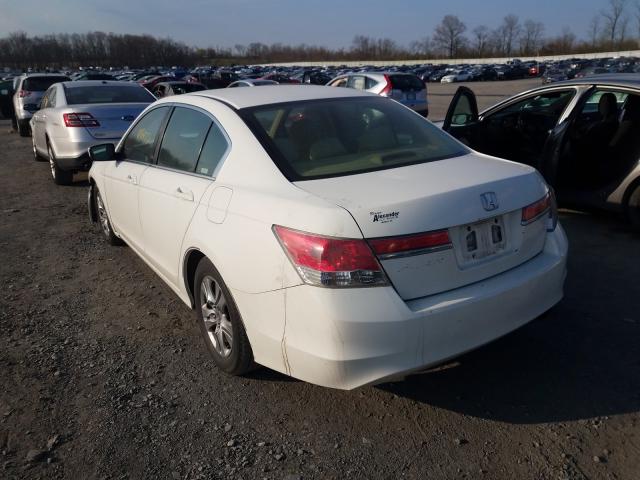 Photo 2 VIN: 1HGCP2F43CA121376 - HONDA ACCORD LXP 