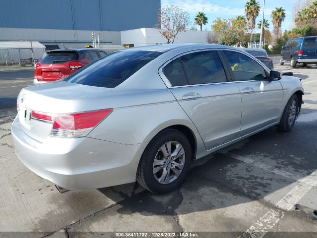 Photo 3 VIN: 1HGCP2F43CA208775 - HONDA ACCORD 