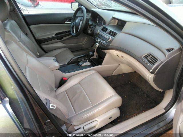 Photo 4 VIN: 1HGCP2F44AA034681 - HONDA ACCORD SDN 