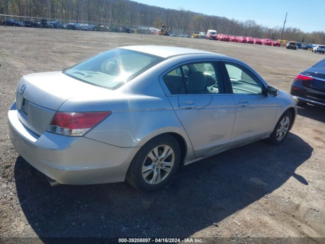 Photo 3 VIN: 1HGCP2F44AA040450 - HONDA ACCORD 