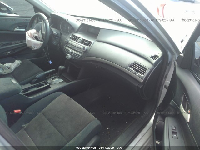 Photo 4 VIN: 1HGCP2F44AA086649 - HONDA ACCORD SDN 