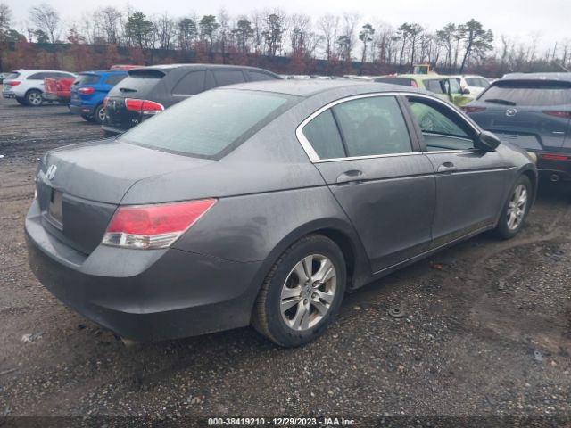 Photo 3 VIN: 1HGCP2F44AA104521 - HONDA ACCORD 