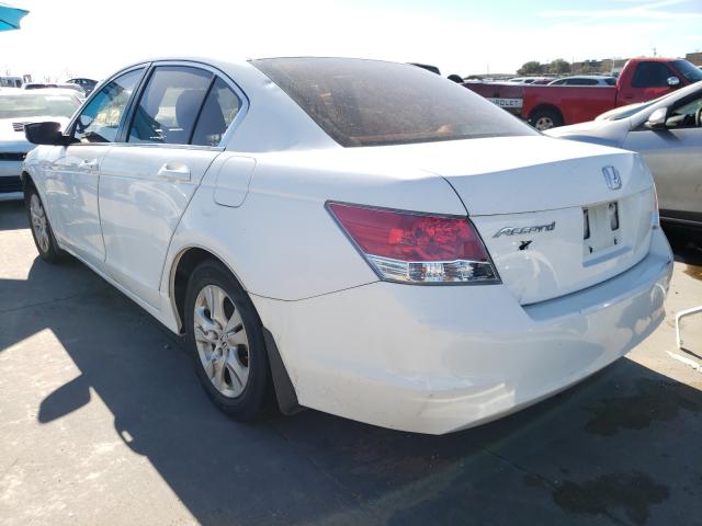 Photo 2 VIN: 1HGCP2F44AA108679 - HONDA ACCORD LXP 