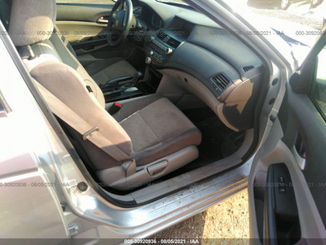 Photo 4 VIN: 1HGCP2F44AA120721 - HONDA ACCORD SDN 