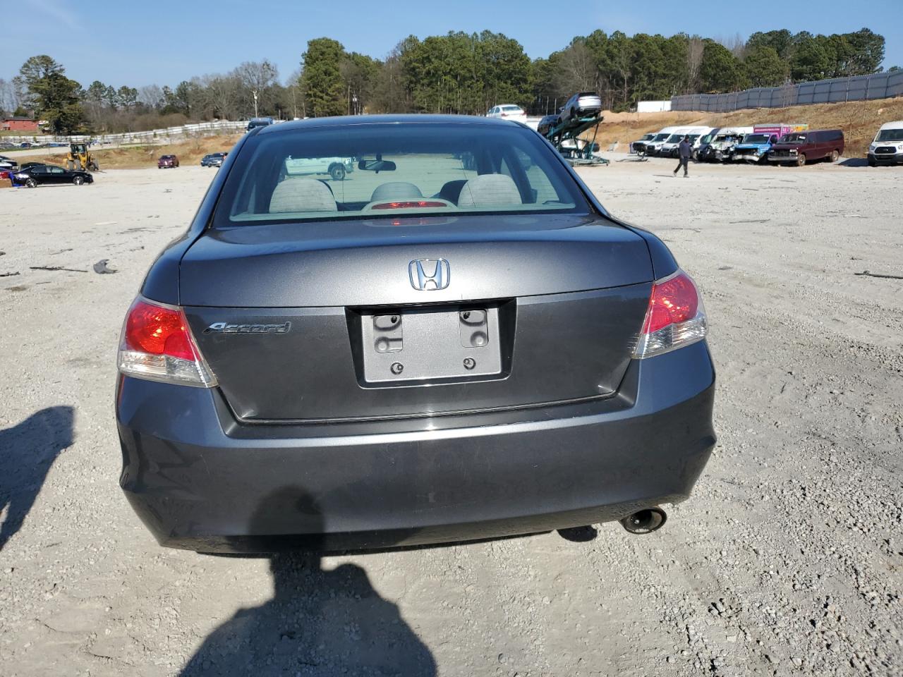 Photo 5 VIN: 1HGCP2F44AA123196 - HONDA ACCORD 