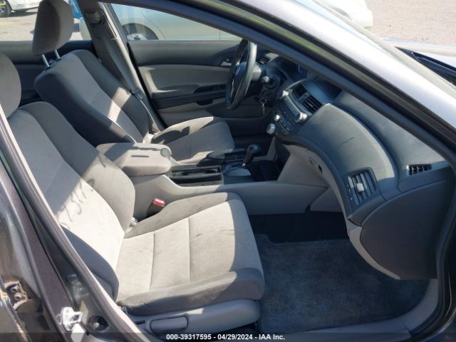 Photo 4 VIN: 1HGCP2F44AA156814 - HONDA ACCORD 