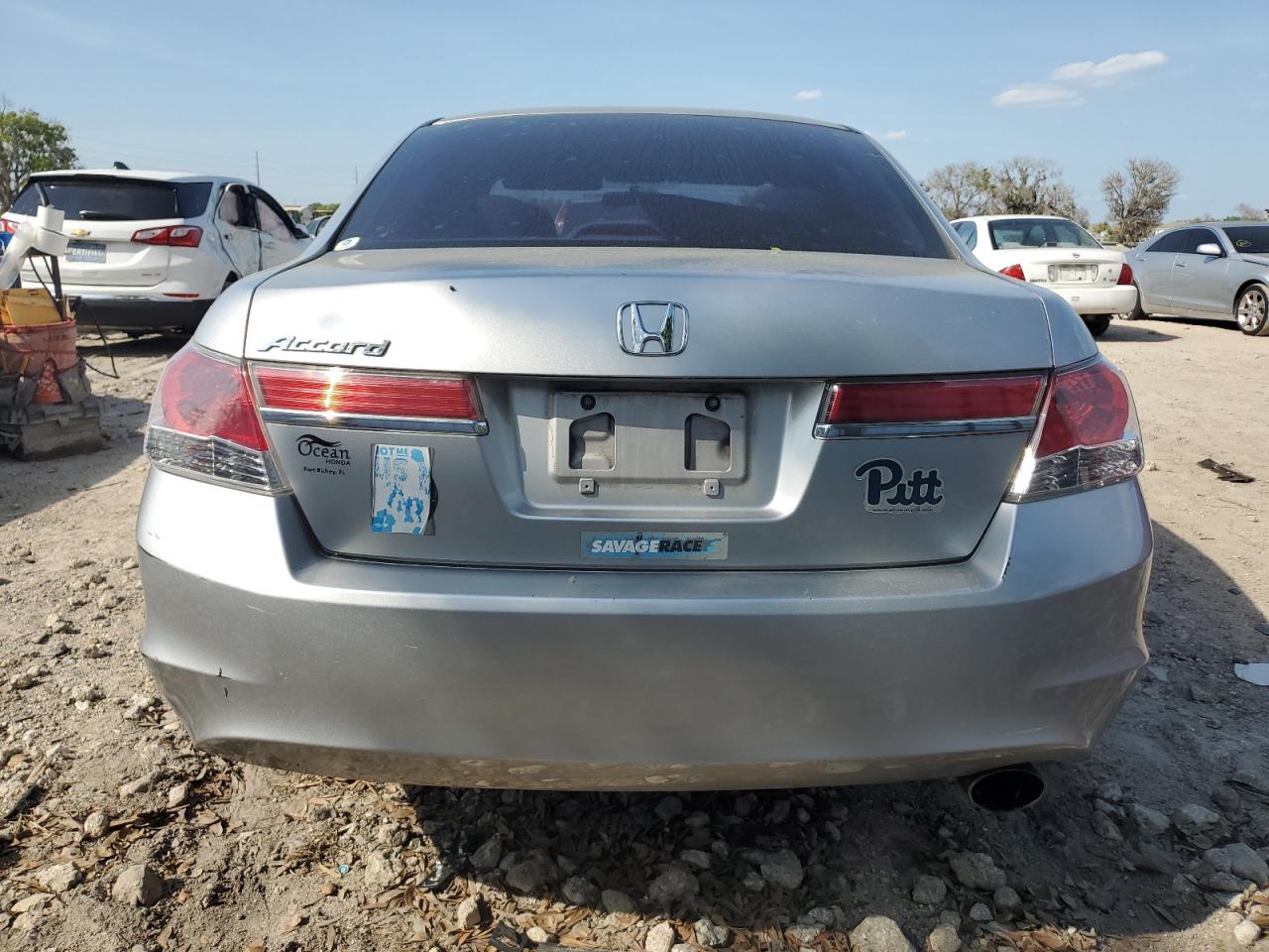 Photo 5 VIN: 1HGCP2F44BA015243 - HONDA ACCORD 