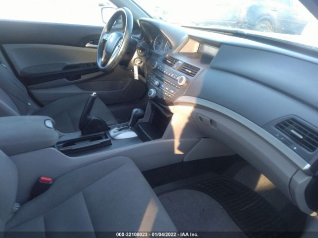 Photo 4 VIN: 1HGCP2F44BA032057 - HONDA ACCORD SDN 