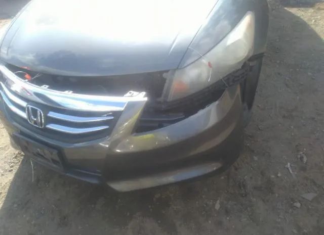 Photo 5 VIN: 1HGCP2F44BA044676 - HONDA ACCORD SDN 