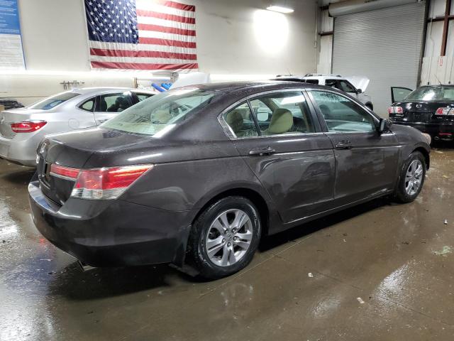 Photo 2 VIN: 1HGCP2F44BA047643 - HONDA ACCORD LXP 