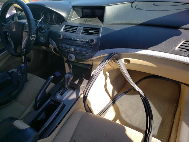 Photo 8 VIN: 1HGCP2F44BA070873 - HONDA ACCORD LXP 