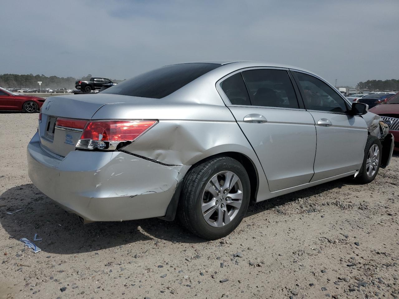 Photo 2 VIN: 1HGCP2F44BA142929 - HONDA ACCORD 