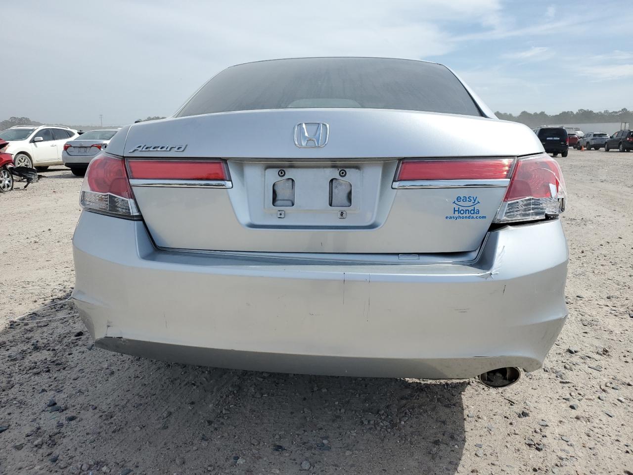 Photo 5 VIN: 1HGCP2F44BA142929 - HONDA ACCORD 