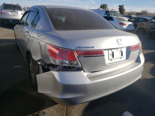 Photo 2 VIN: 1HGCP2F44CA001893 - HONDA ACCORD LXP 