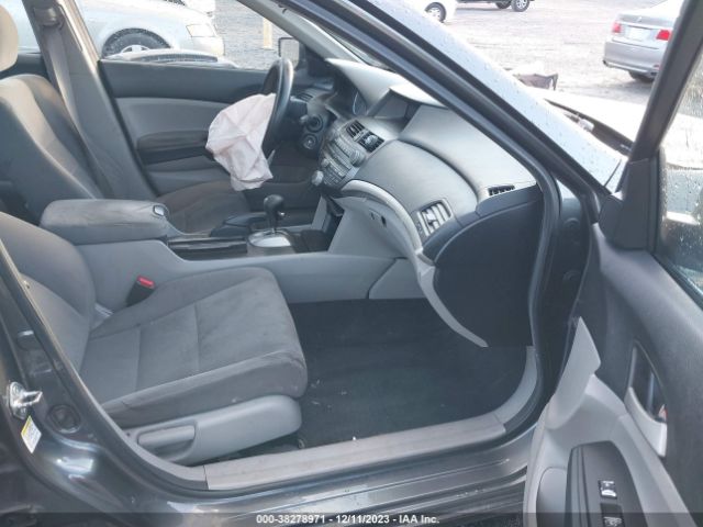 Photo 4 VIN: 1HGCP2F44CA083480 - HONDA ACCORD SDN 