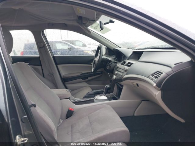 Photo 4 VIN: 1HGCP2F44CA171137 - HONDA ACCORD 